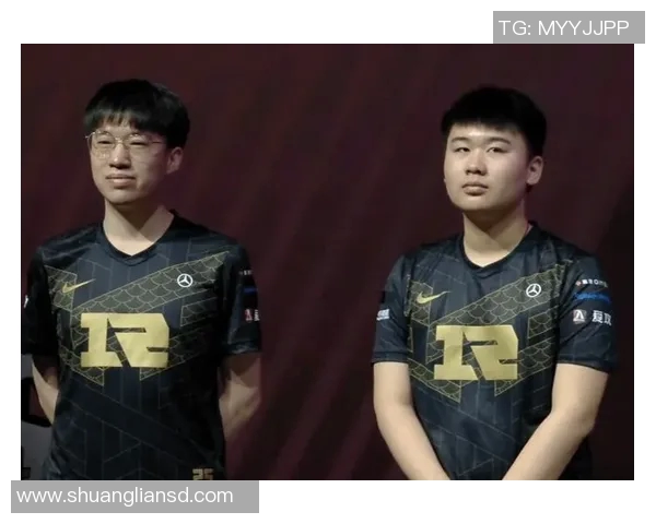 RNG在S15赛季的表现分析与转型得失探讨